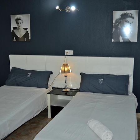 Apartamentos De Las Heras Ibiza-stad Buitenkant foto