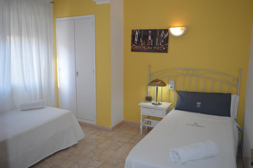 Apartamentos De Las Heras Ibiza-stad Buitenkant foto