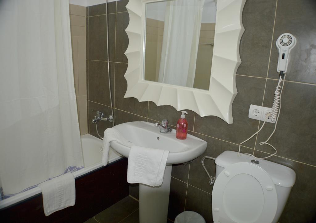 Apartamentos De Las Heras Ibiza-stad Buitenkant foto