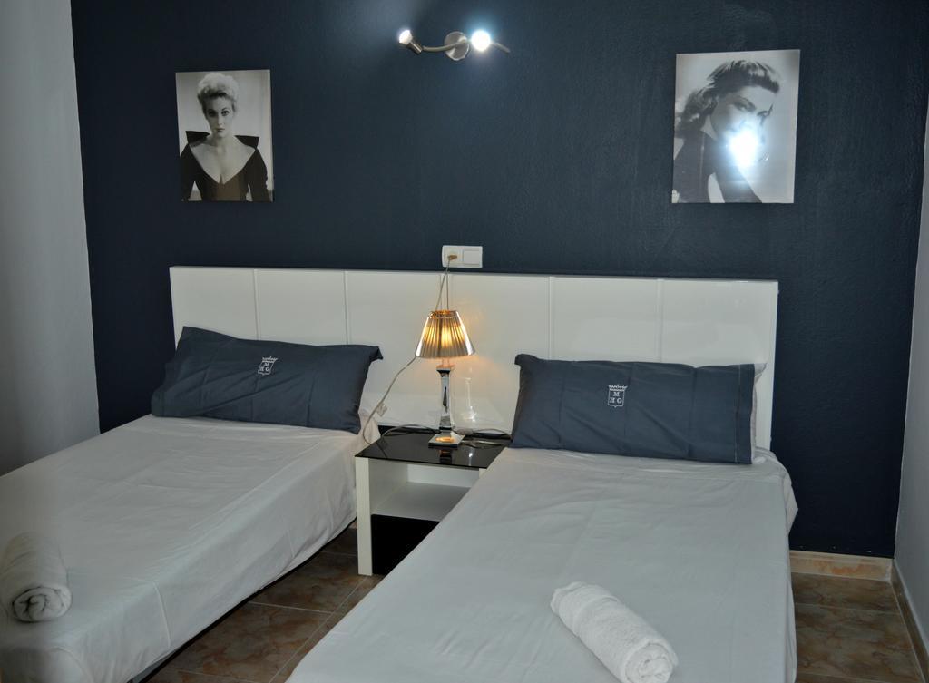 Apartamentos De Las Heras Ibiza-stad Buitenkant foto