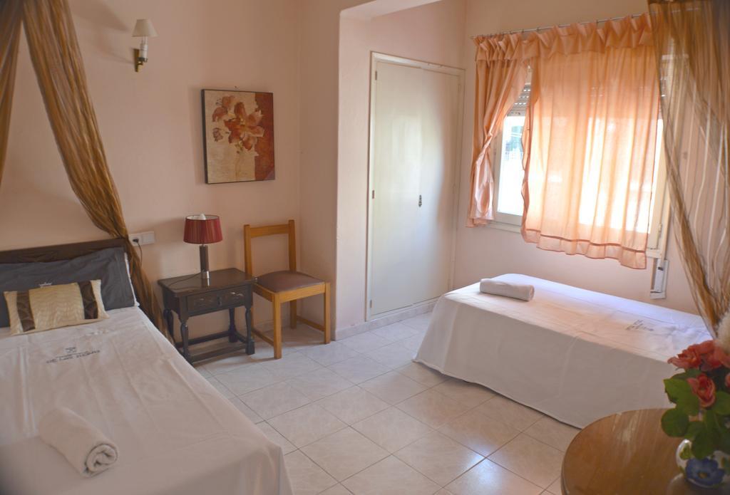 Apartamentos De Las Heras Ibiza-stad Buitenkant foto